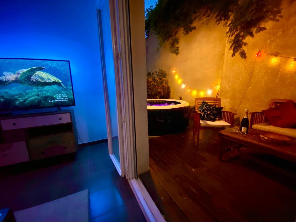 Magnifique Villa Avec Jacuzzi Au Pied Du Stade Saint-Denis  Ngoại thất bức ảnh